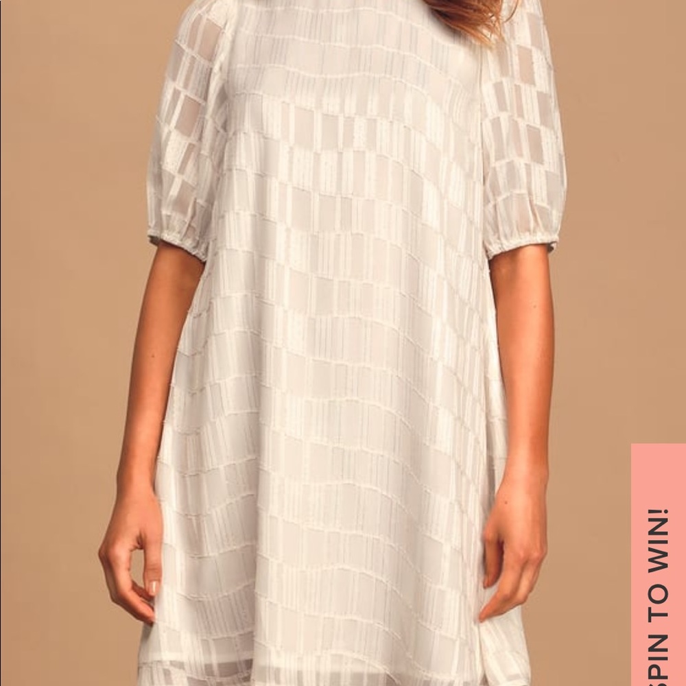 Lulu’s White and Gold Short Sleeve Shift Dress